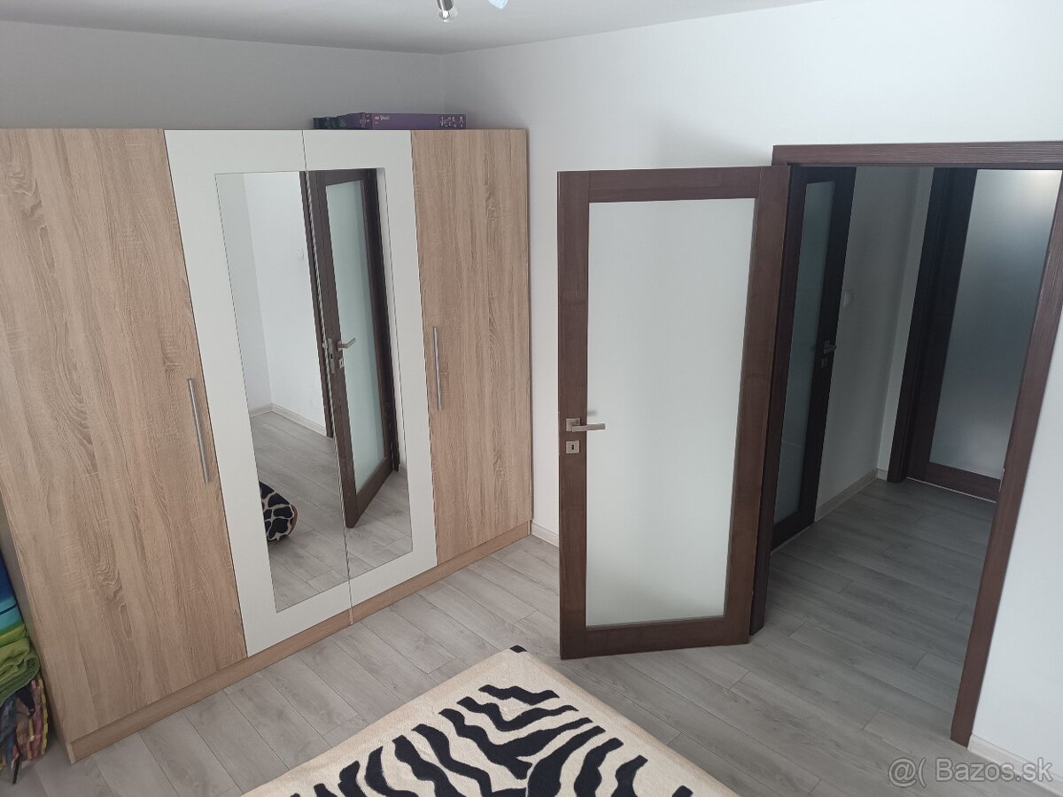 Prenájom 4 izbový byt samostatné poschodie - 3
