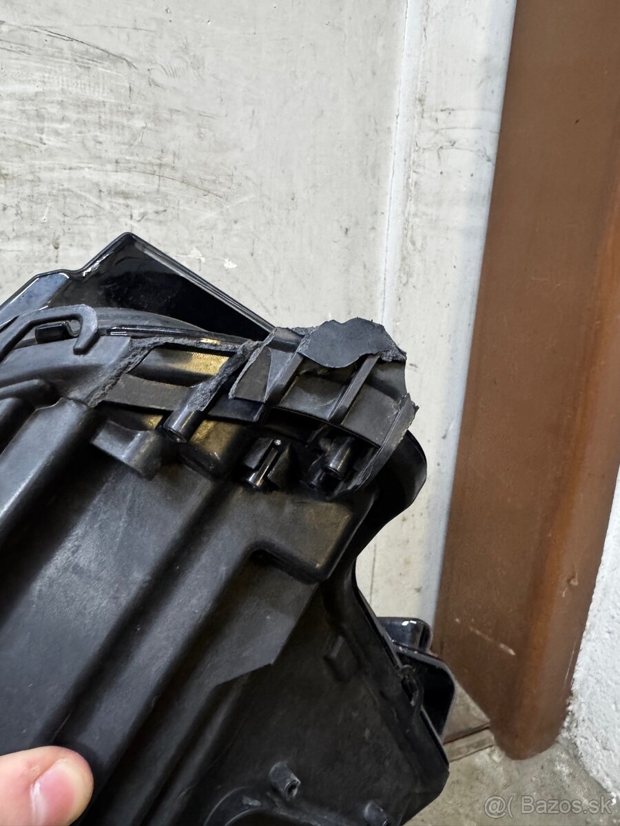 ✅Škoda Karoq lavé svetlo - 3