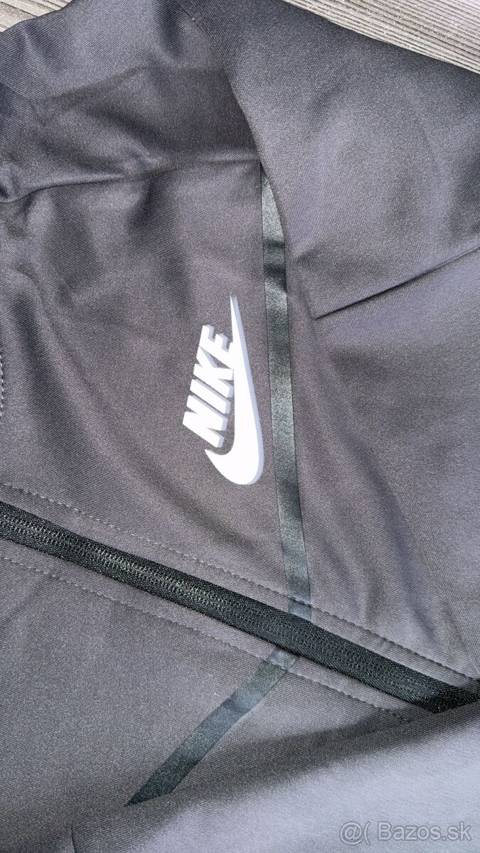 Nike Tech Fleece - 3