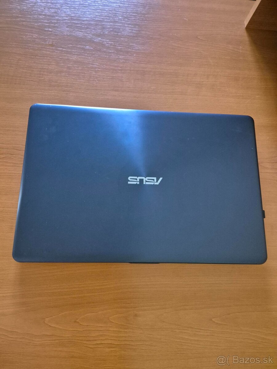 Notebook ASUS X542U/15,6"/i5-8250U/500GB/16GB/Win11 Pro - 3