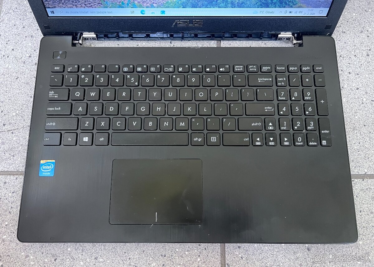 Asus X553M / Intel N2830 / 4GB RAM / 128GB SSD / 15.6" - 3