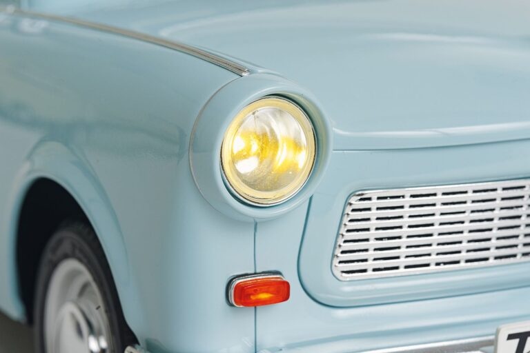 Trabant 601 de Luxe 1:8 Hachette - 3