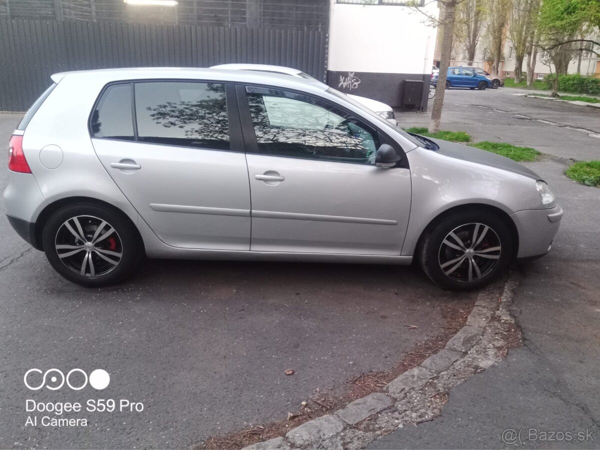 Predám Golf 5 , 1.4 Benzín 66kw - 3