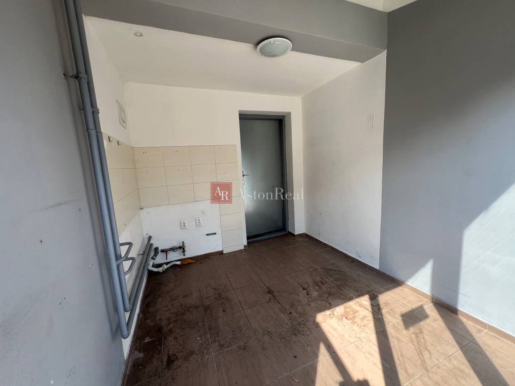 Na predaj obchodný priestor 38m2 v centre mesta Púchov- 1. m - 3