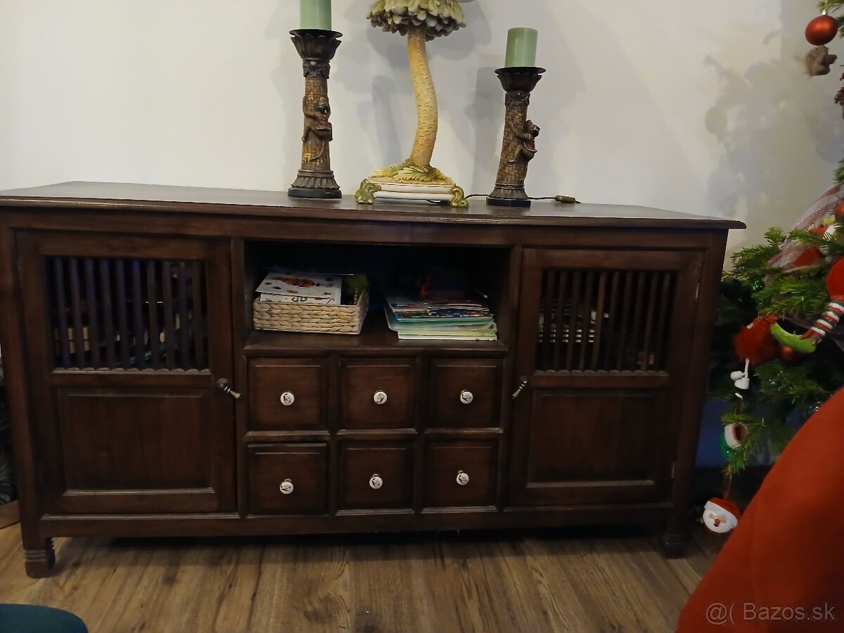 Komoda - 3