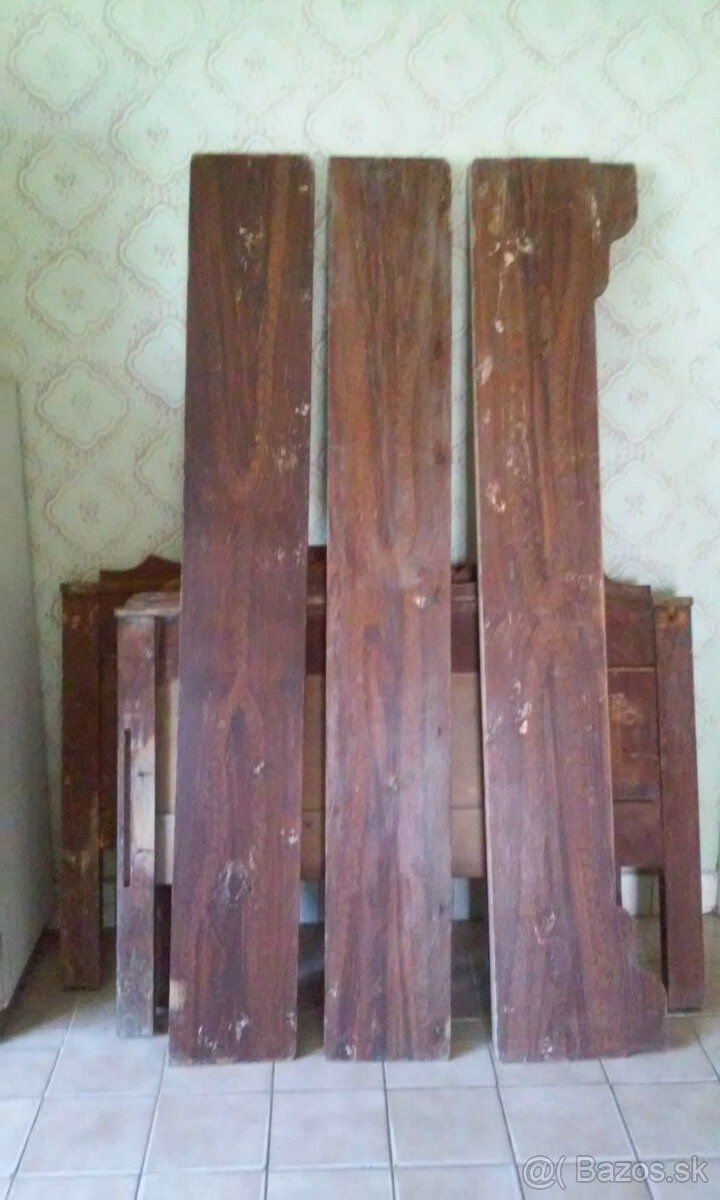 Stará, rozmontovaná dvojpostel - 3