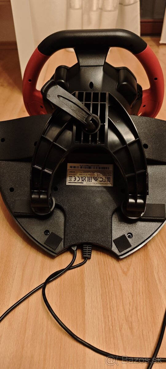 Predam herný volant s pedálmi Ferrari - 3
