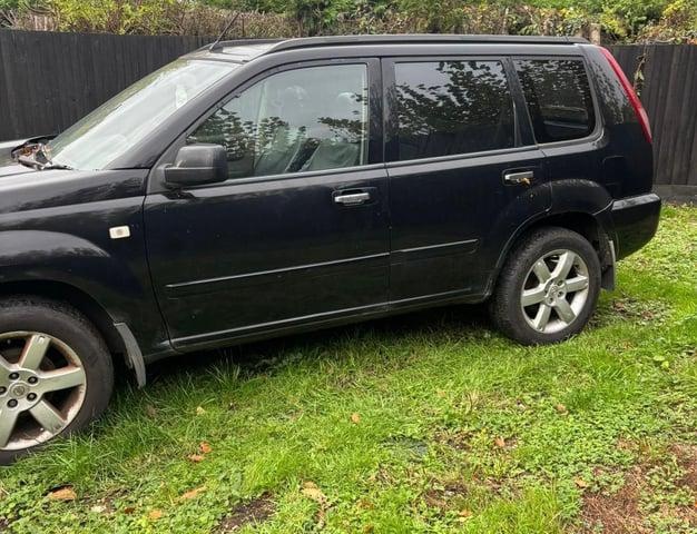 Nissan x trail 2.2 Angličan 4x4 - 3
