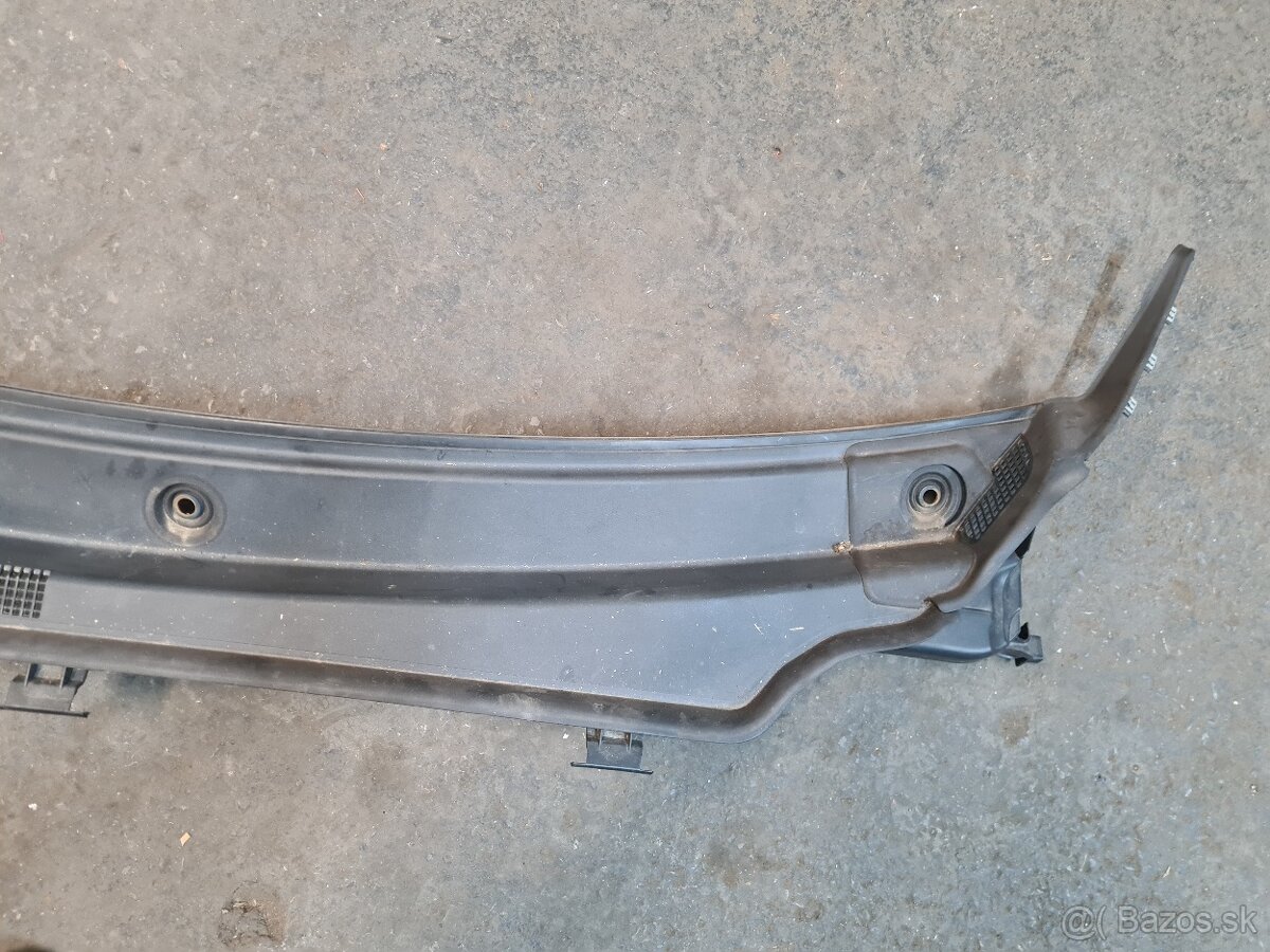 Plast pod čelné sklo Jeep Grand Cherokee WK2 2017 Summit - 3