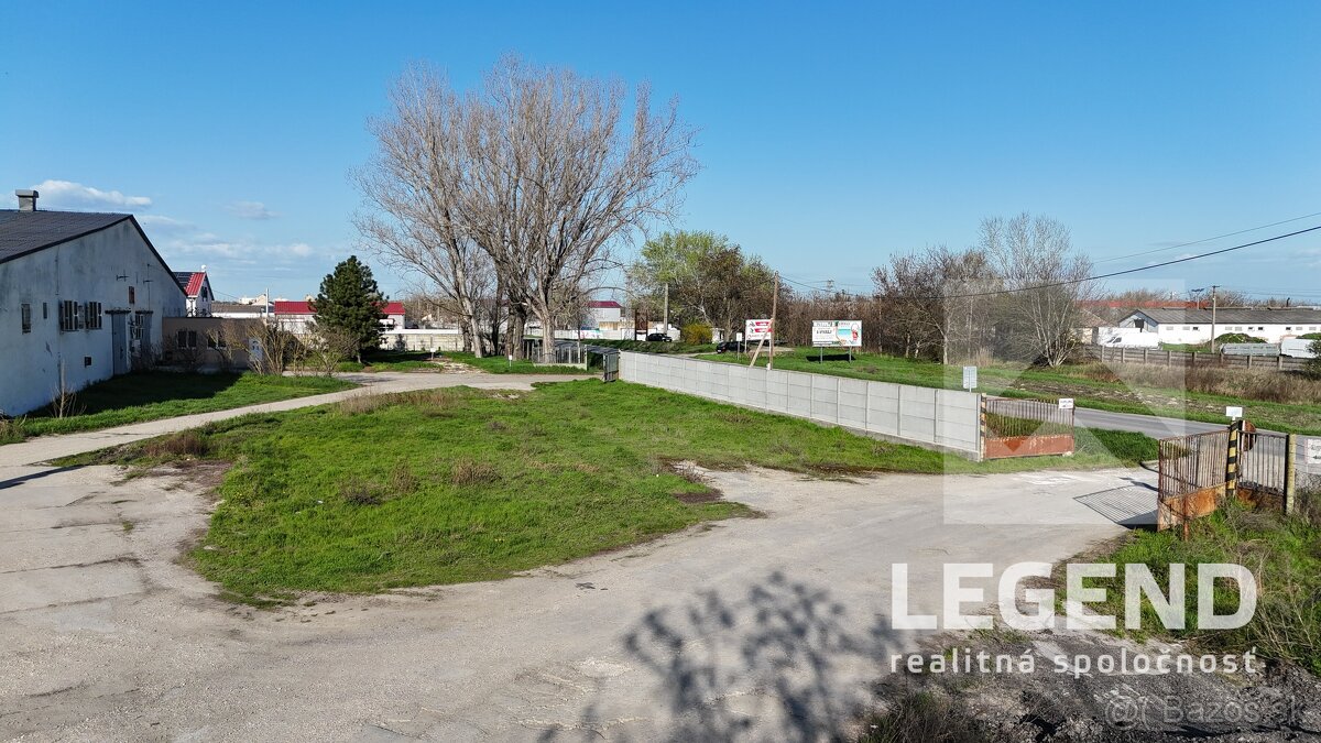 Prenájom pozemku 1.198 m2 v Kolárove na frekventovanom miest - 3