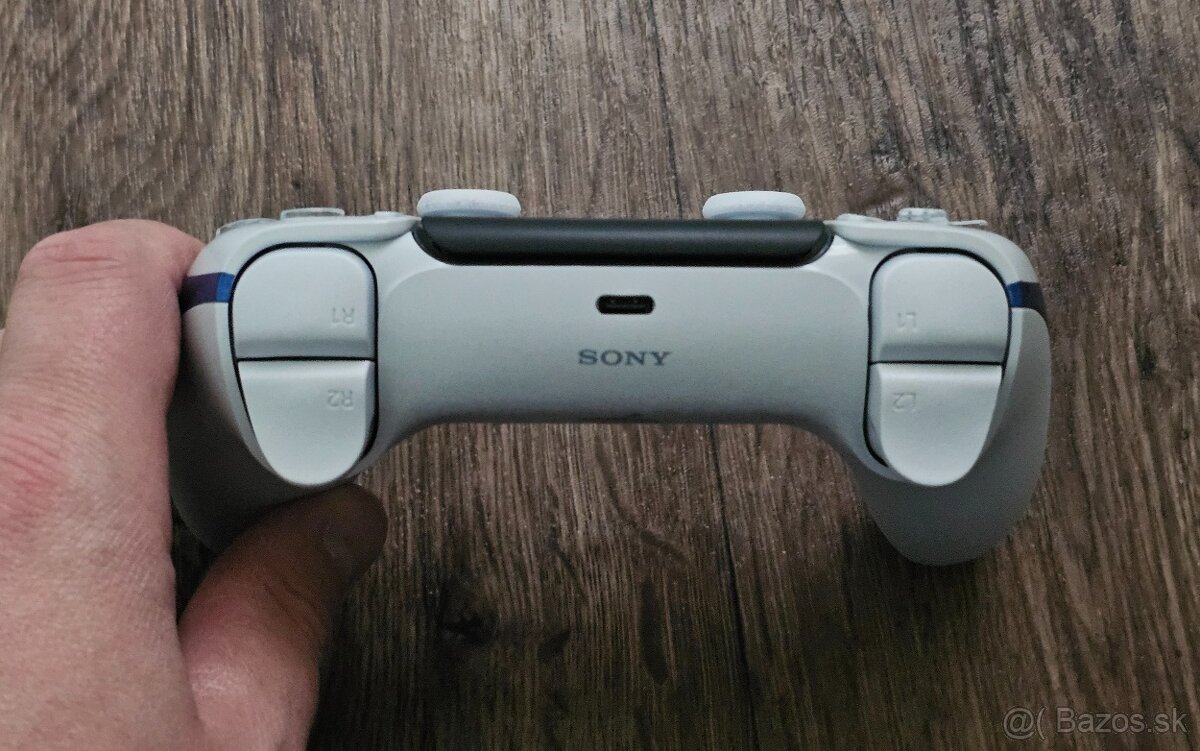 Sony DualSense Astro Bot V2 - 3