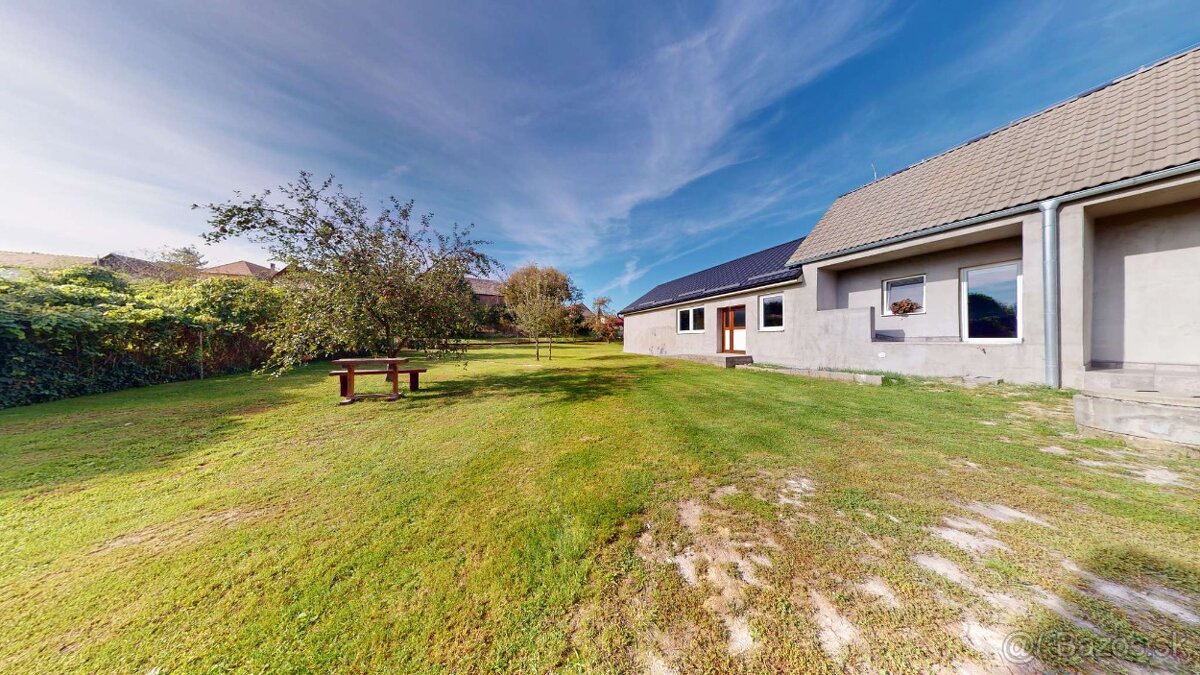 Priestranný dom na bývanie aj podnikanie Hontianske Tesáre - 3