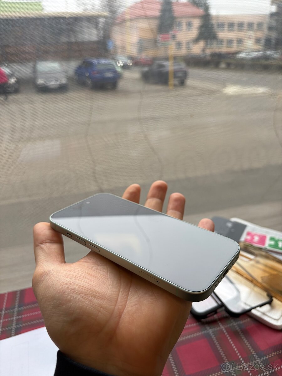 Apple iPhone 15, 128 gb, green - 3