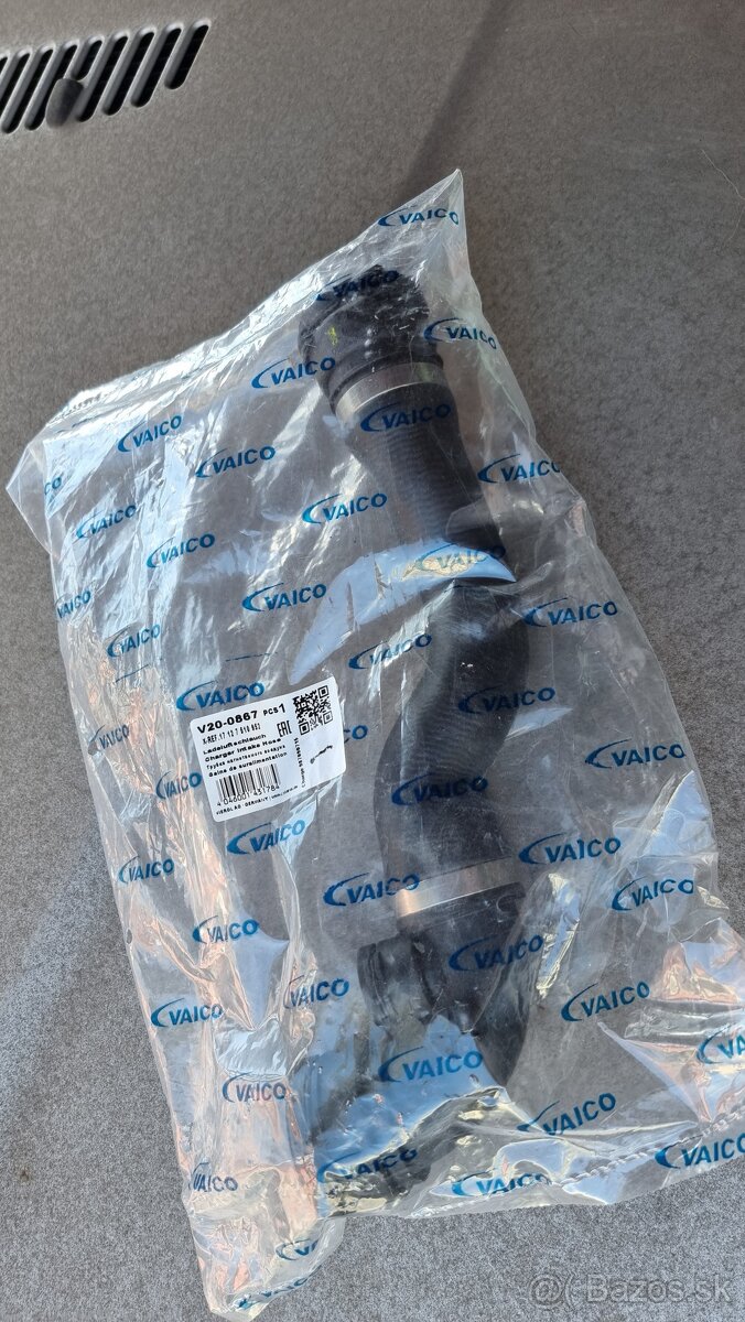 Nová horná hadica od chladiča pre E46 330i/ 325i A 320i - 3