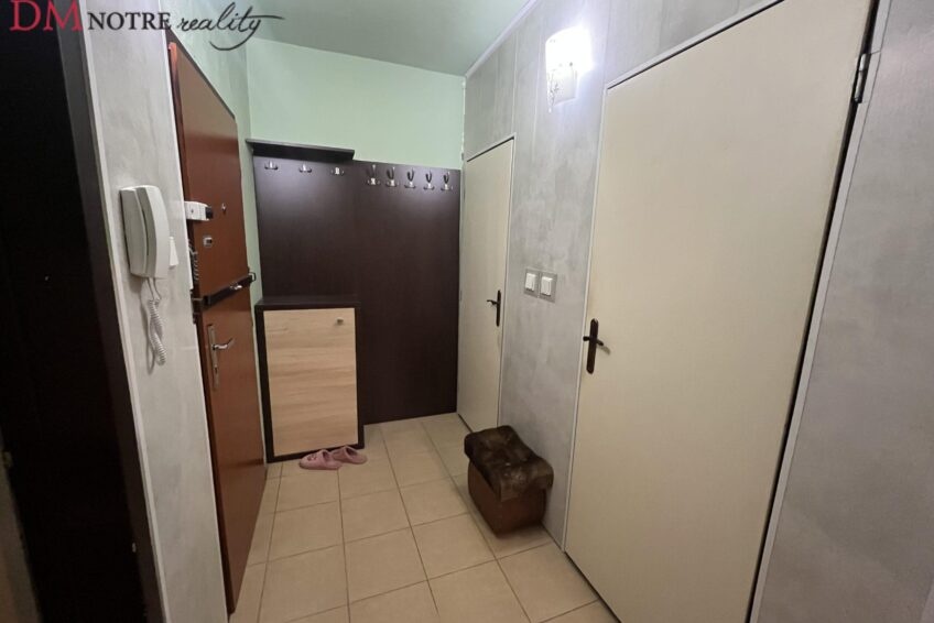 🏡 Trojizbový byt v tichej časti Lučenca s loggiou - 3