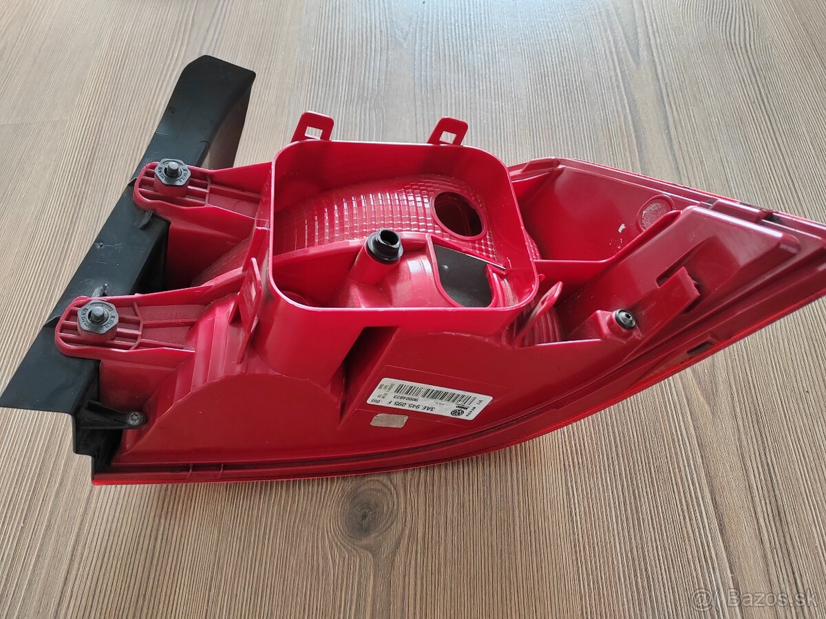 Volkswagen Passat B7 zadné svetlo - 3