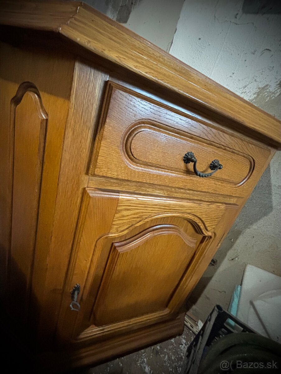 Rohová drevená skrinka - 3