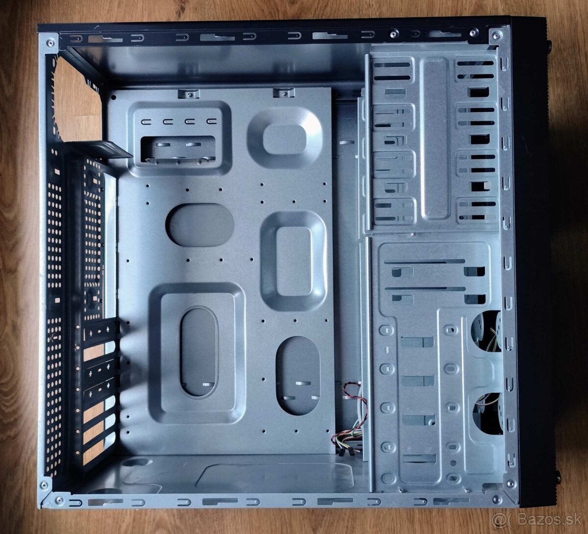 ✔️ skrinka Xtron - 3