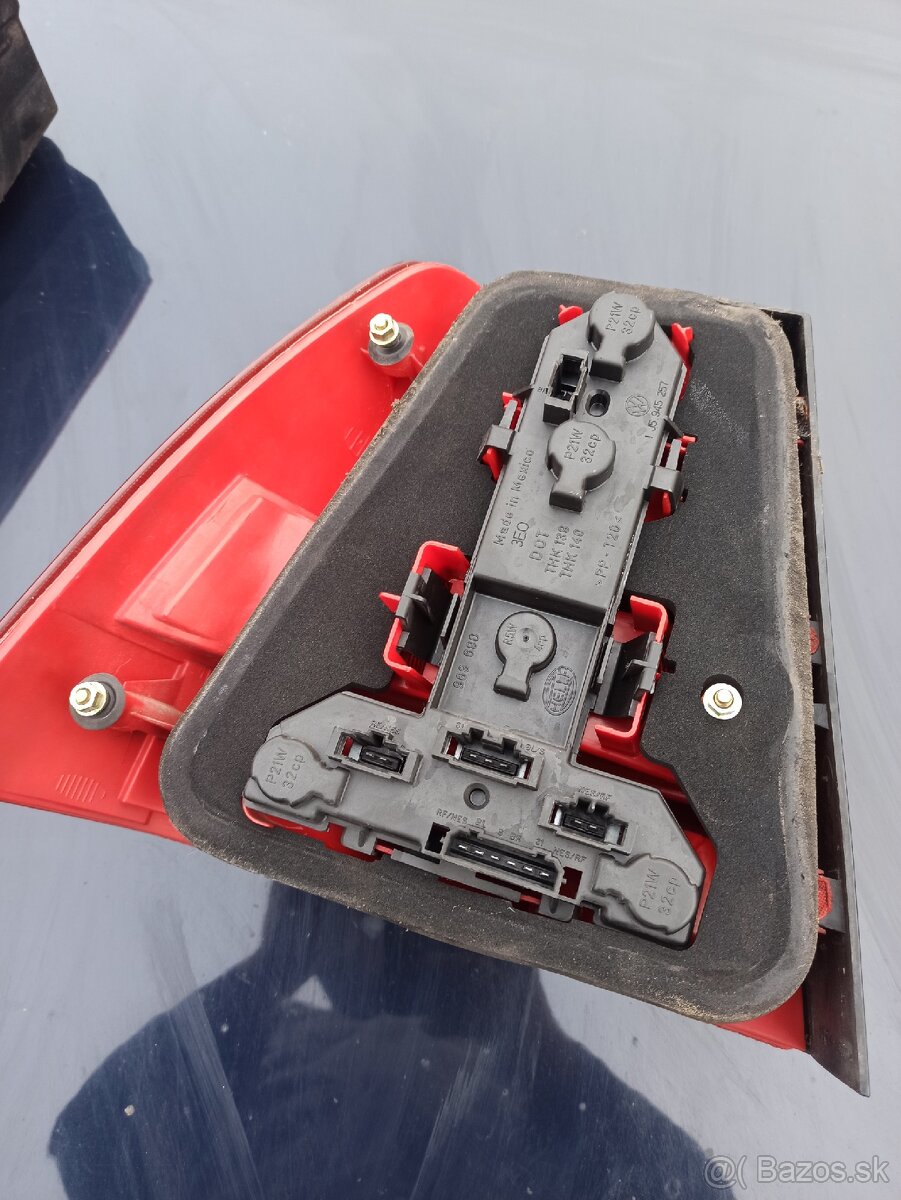 Zadne svetlá VW Bora sedan - 3