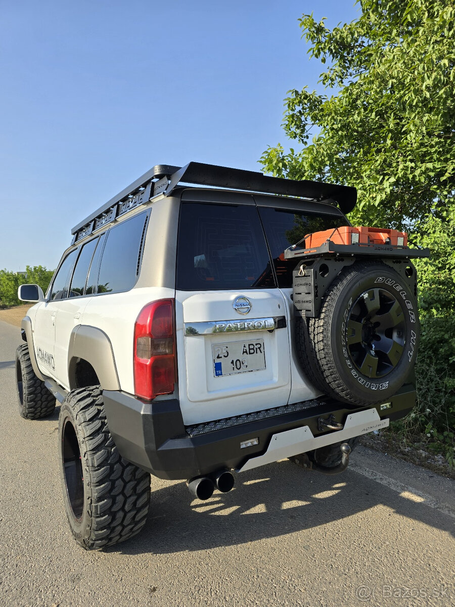 Zadný pevnostný nárazník Nissan Patrol Y61 - 3