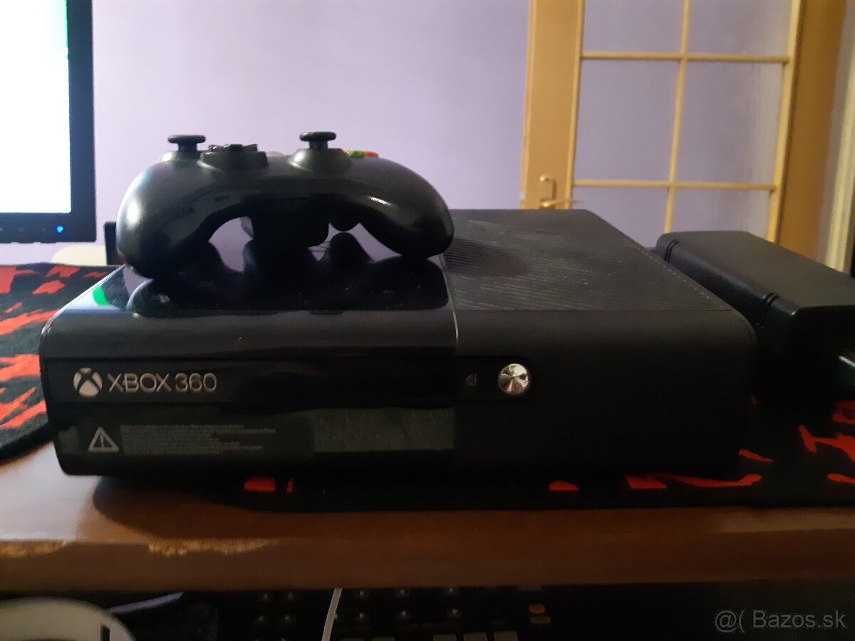 XBOX 360 E - 3