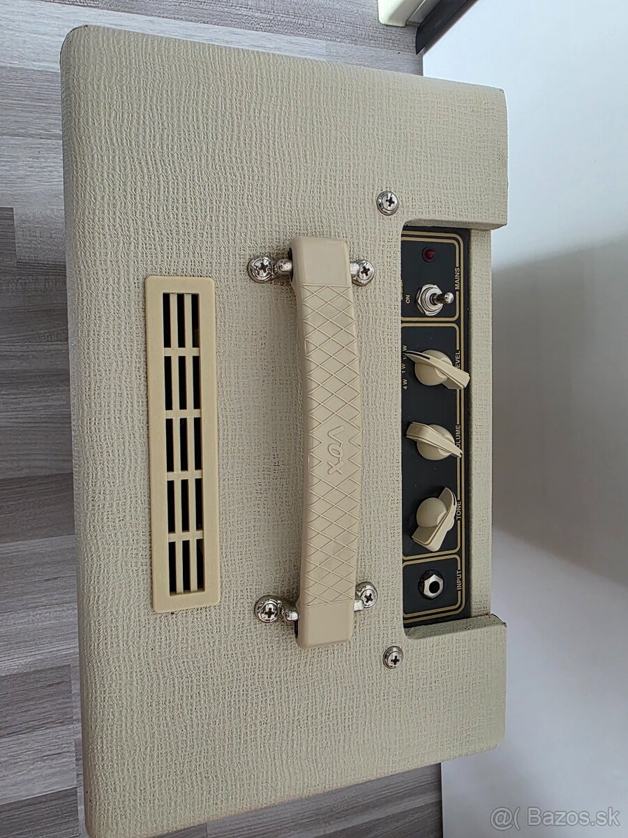 Celolampove Combo Vox AC4TV - 3