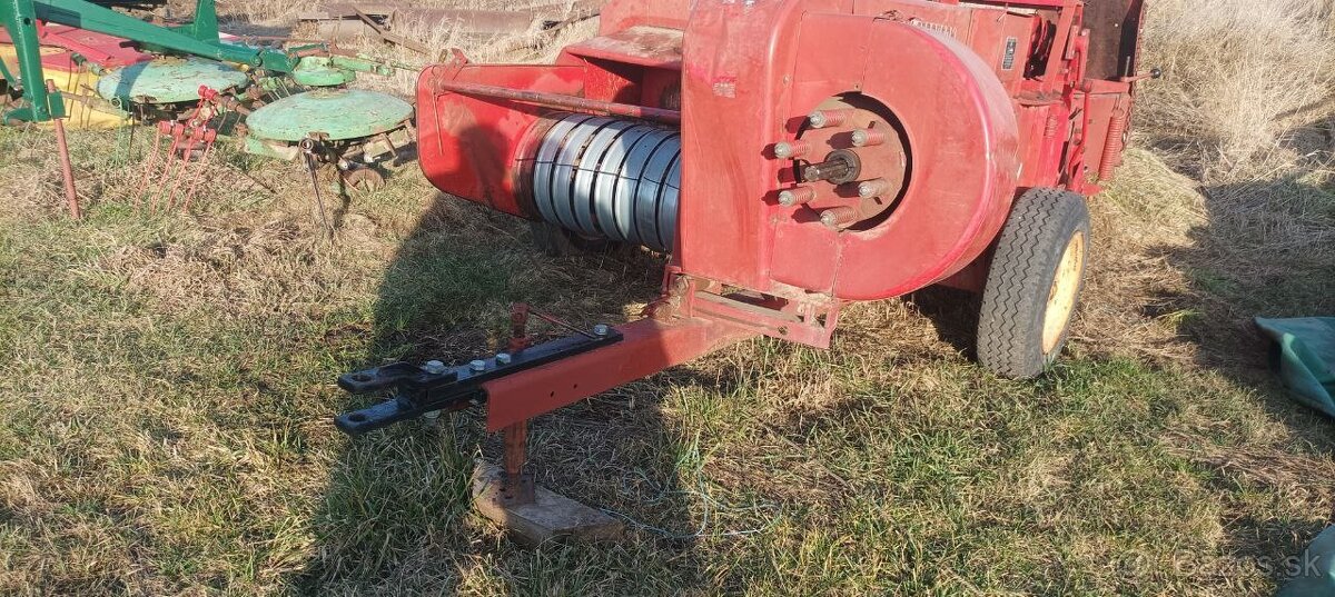 Predám lis Zn. Massey Fergusson - 3