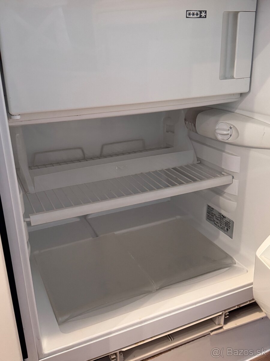 Predám vstavanú chladničku,používanú - 3