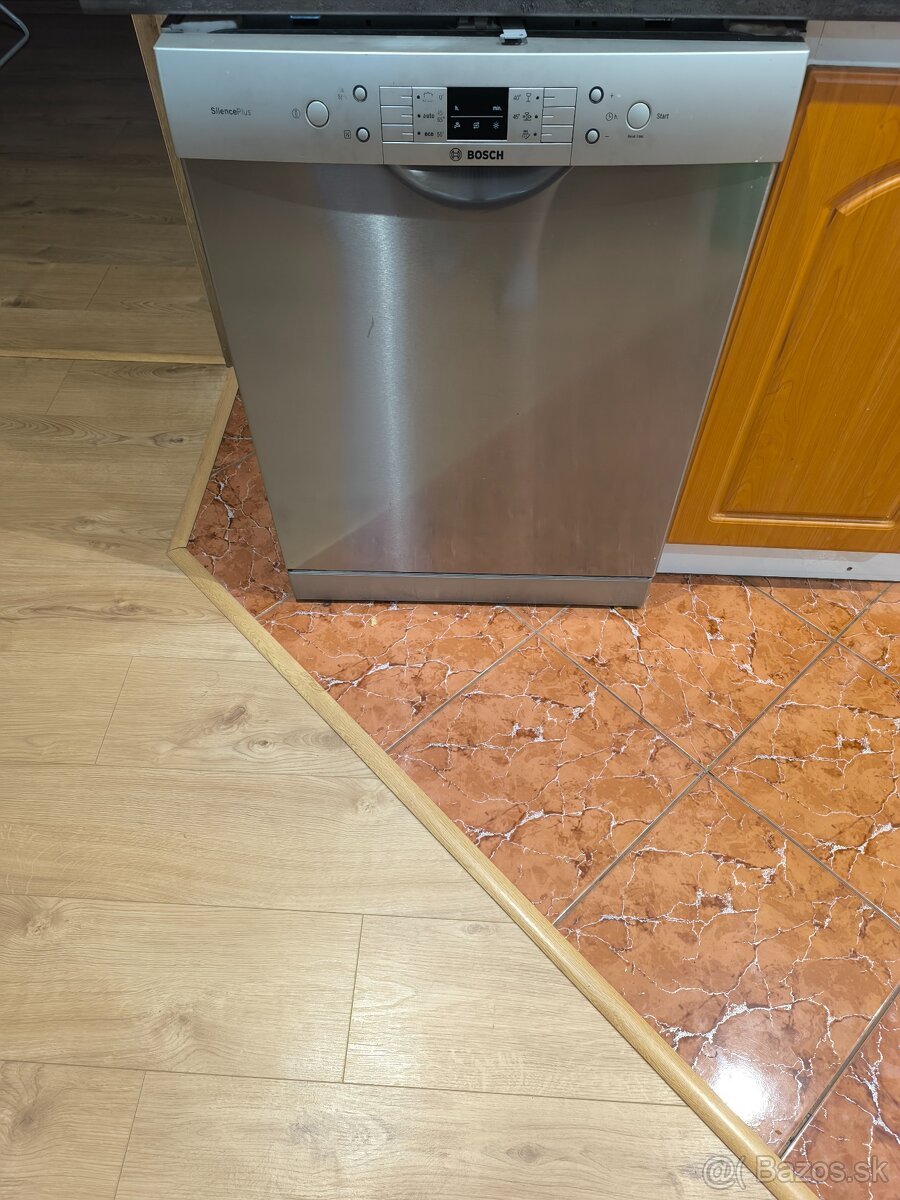 Umývačka , sporák a linka - 3