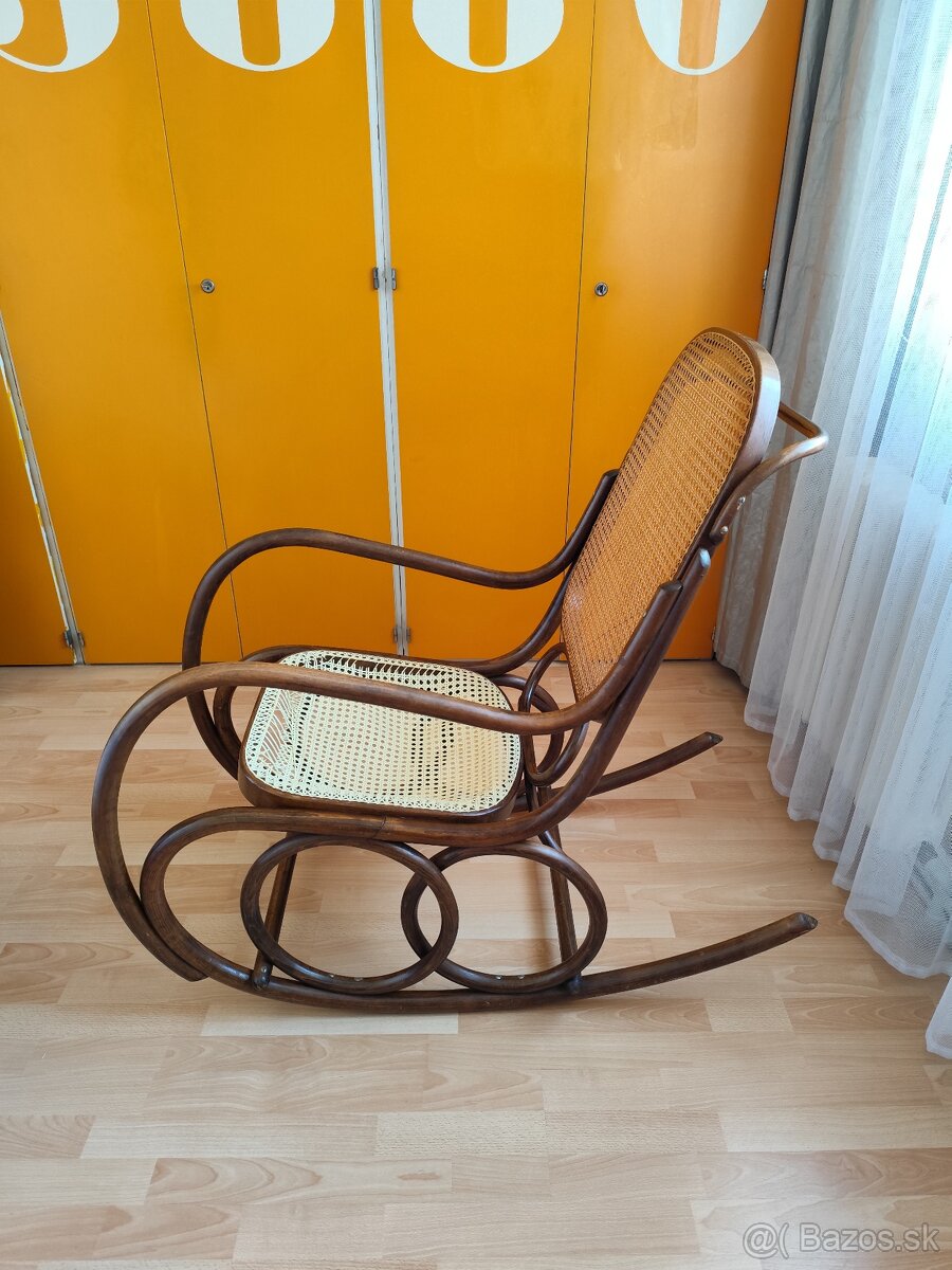 Hupacie kreslo TON - 3