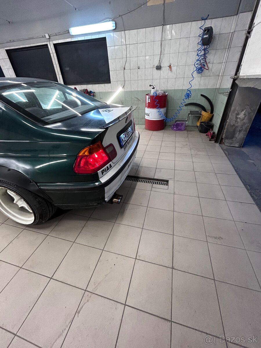 BMW E46 318i Marlboro Wrap - 3