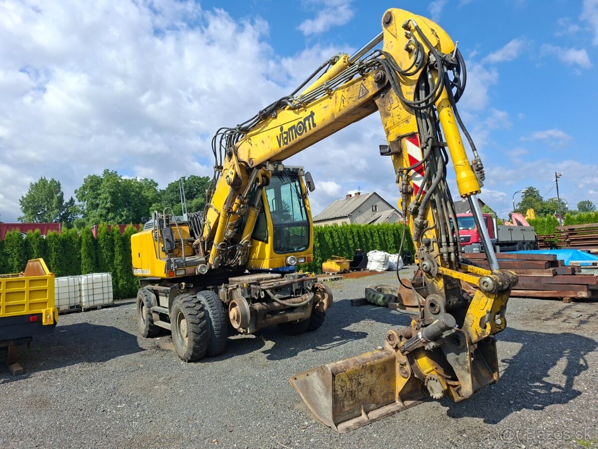 LIEBHERR A 900 C 4X4 - 3