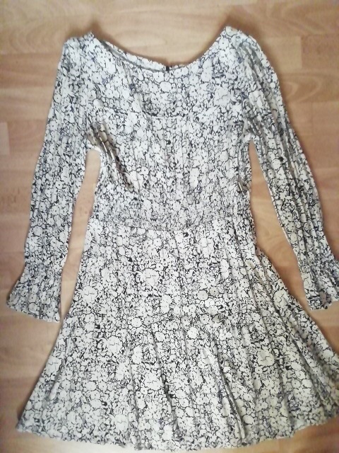 Nove cierne a cervene saty - 3