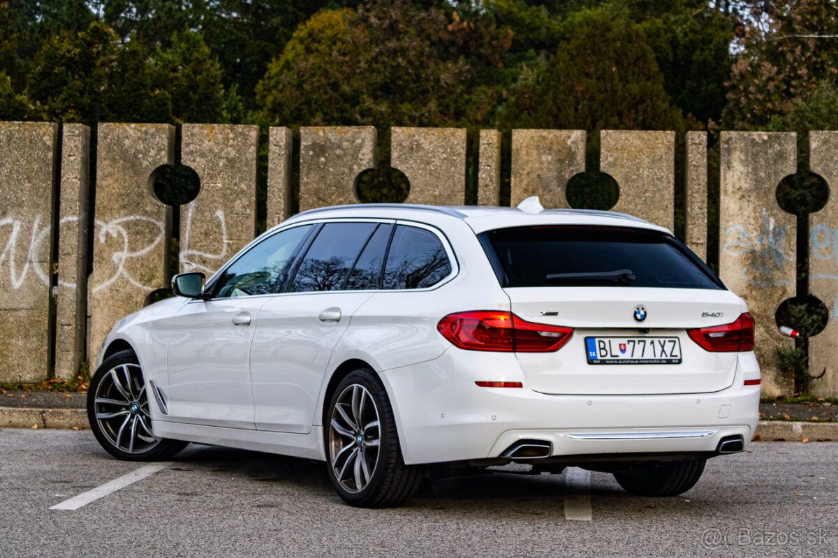 BMW 540i xDrive 250kW / TOP STAV / Panoráma / HeadUp / - 3
