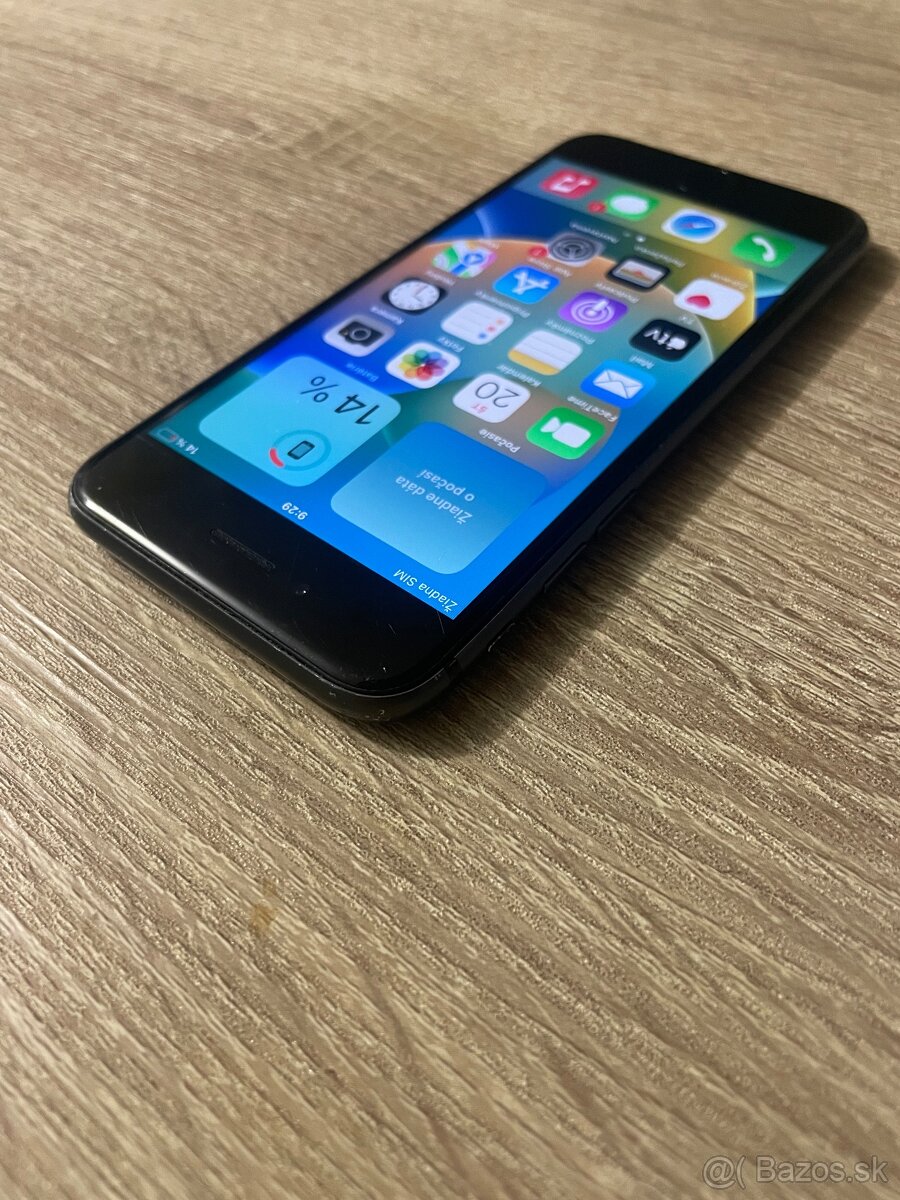 iPhone 8 / 128GB Black Pekný stav - 3