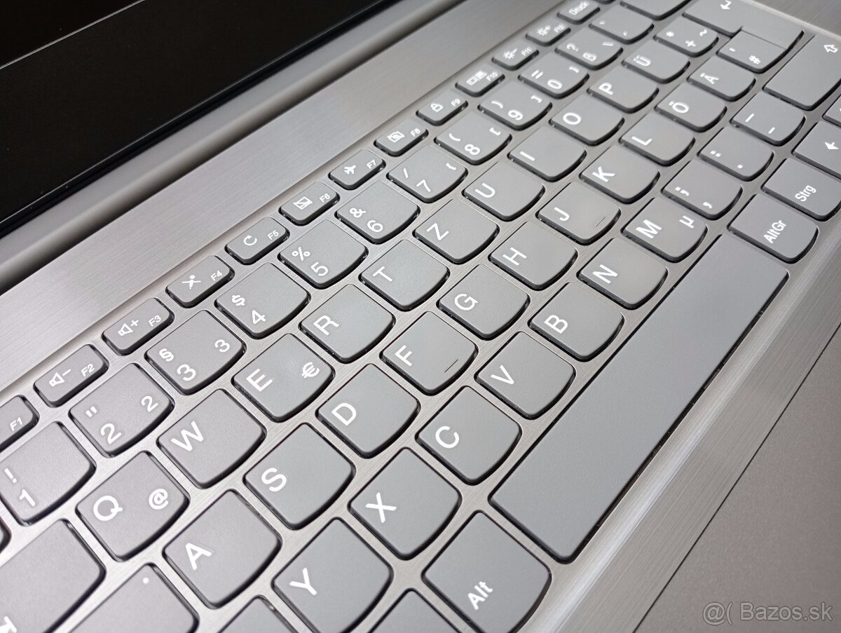 predám Lenovo V330 , Intel® Core™i5, 20gb ram ,ssd - 3