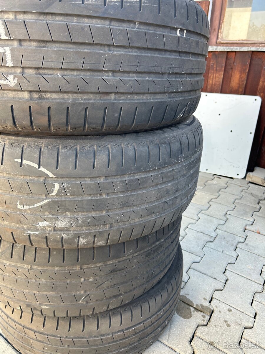 Bridgestone 235/50R19 letne - 3