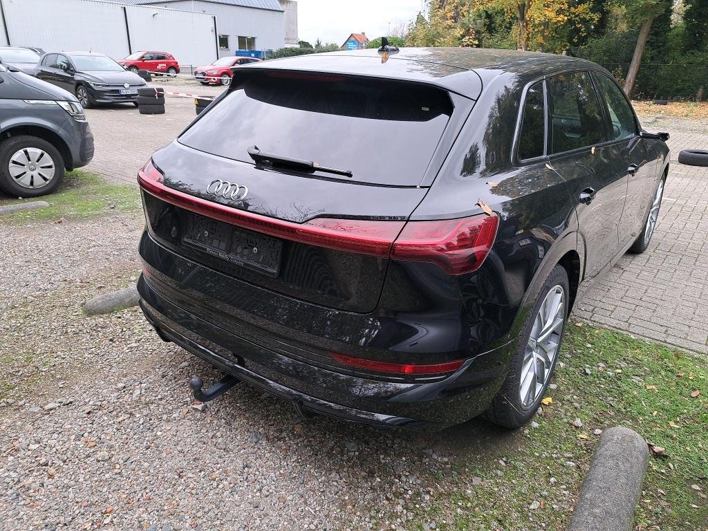 Audi E-Tron 55 S-line- Rezervované - 3