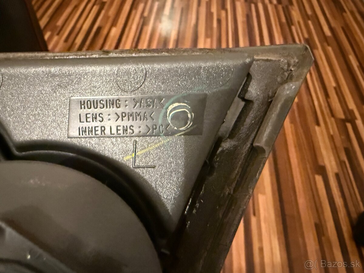 Mazda 6 zadne lavé vnútorné svetlo - 3