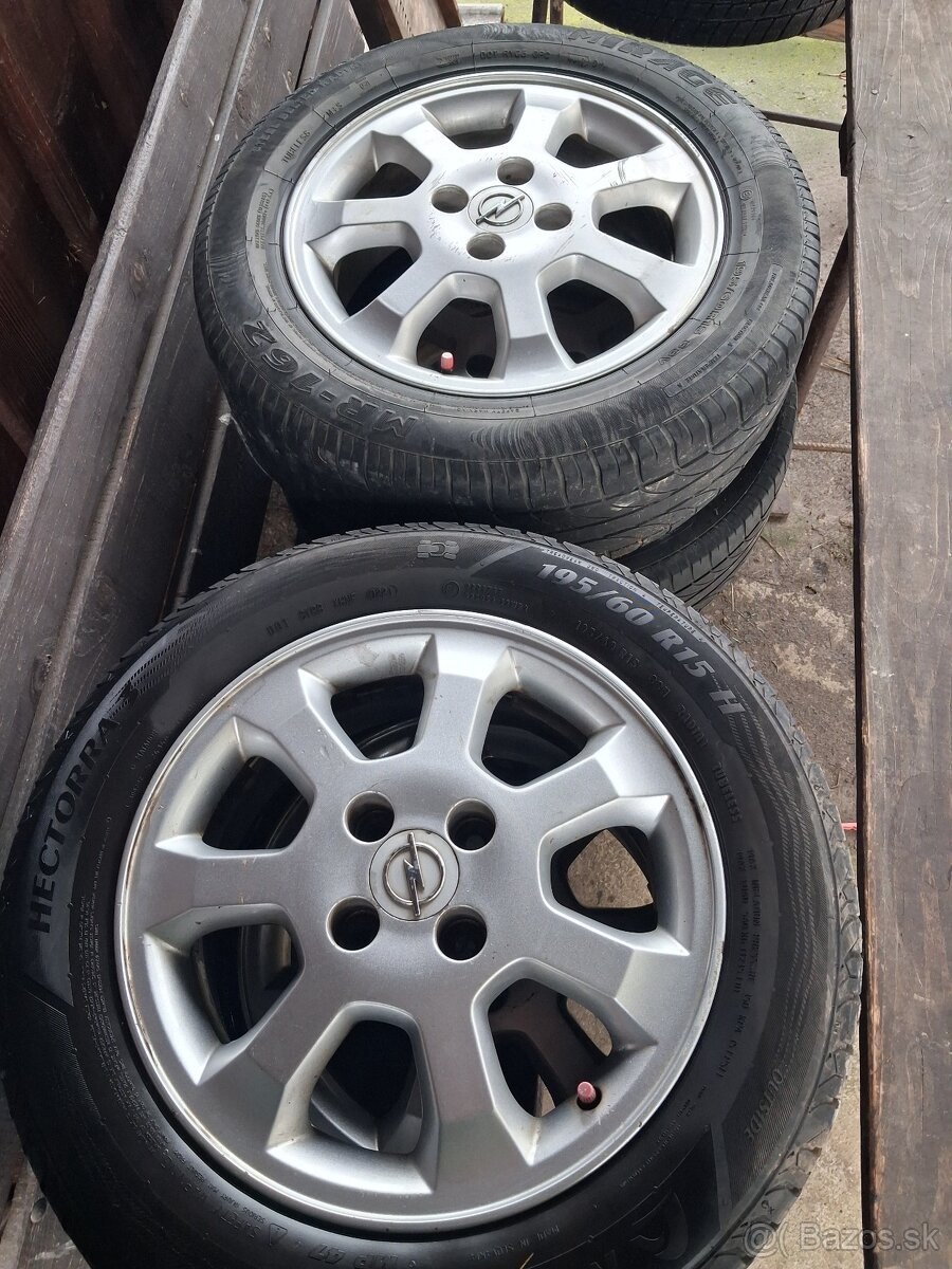 Elektróny 4×100 R15 - 3