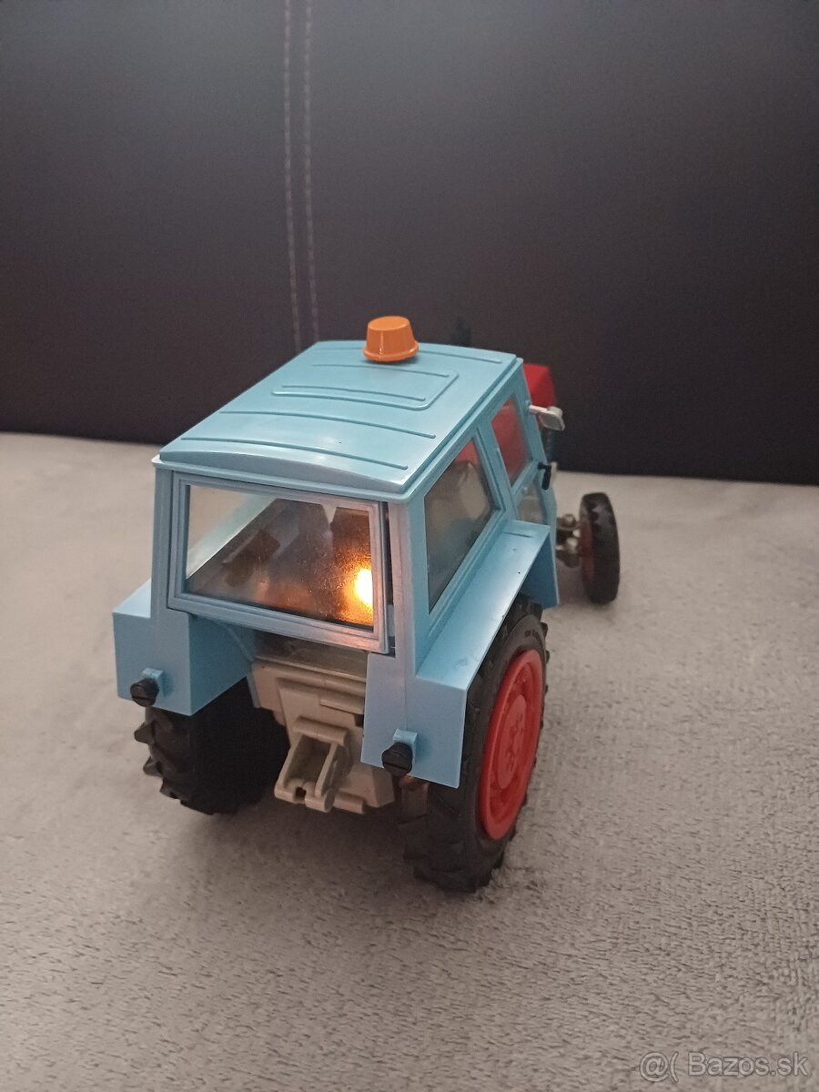 Predam traktor s majakom - 3