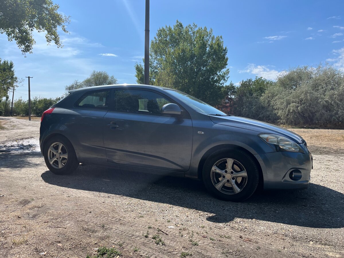 Kia pro ceed 1.6 crdi - 3