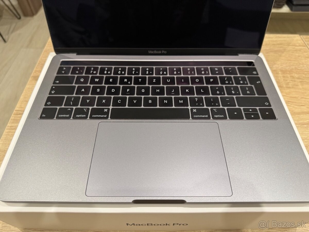 Apple MacBook Pro 13\" 2019, touch bar - 3