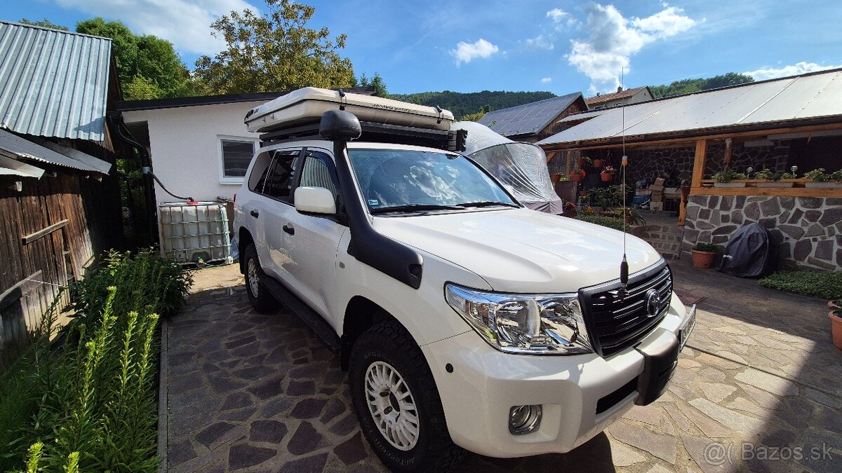 Toyota Land Cruiser 200