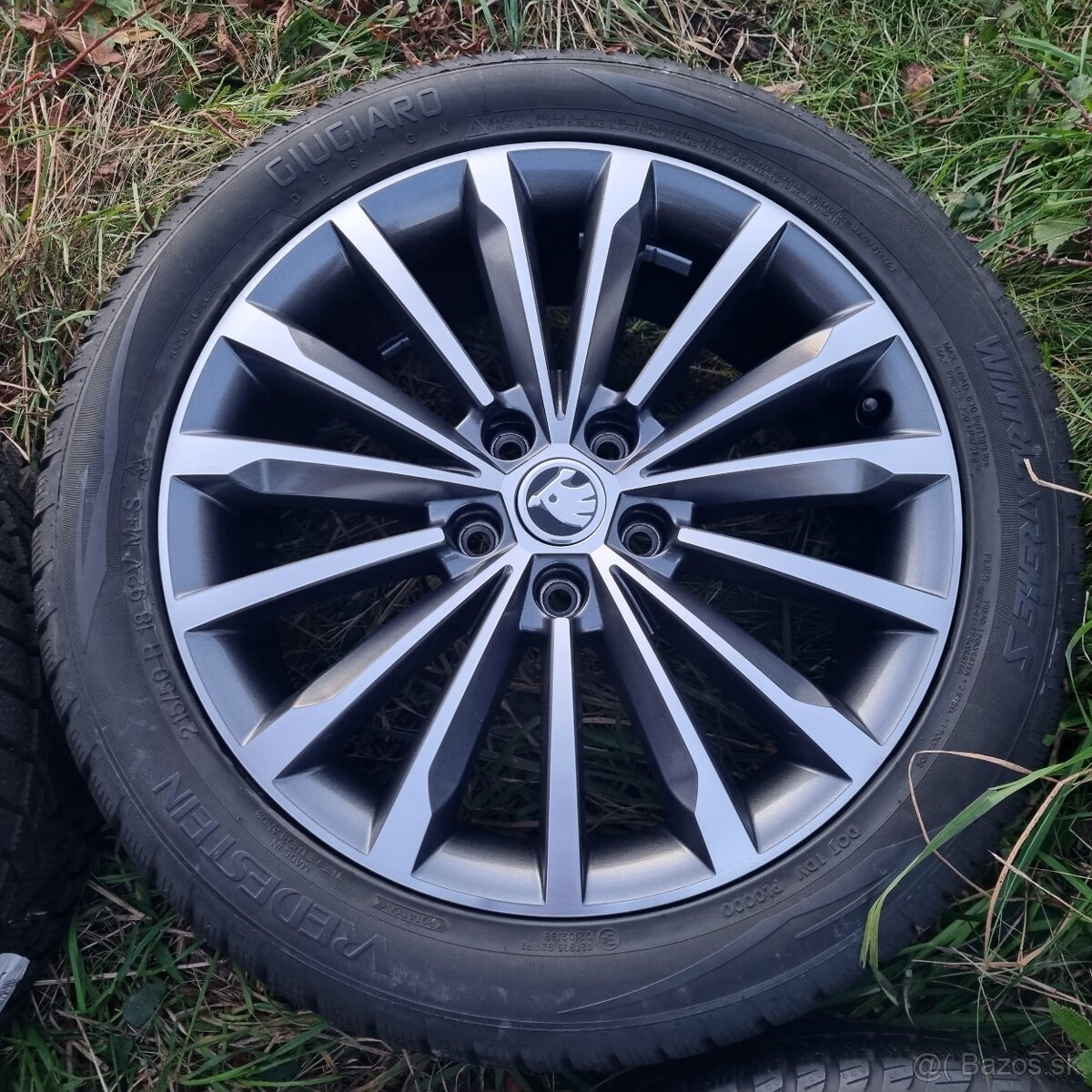 Karoq sada Trinity R18 Antracit - 3