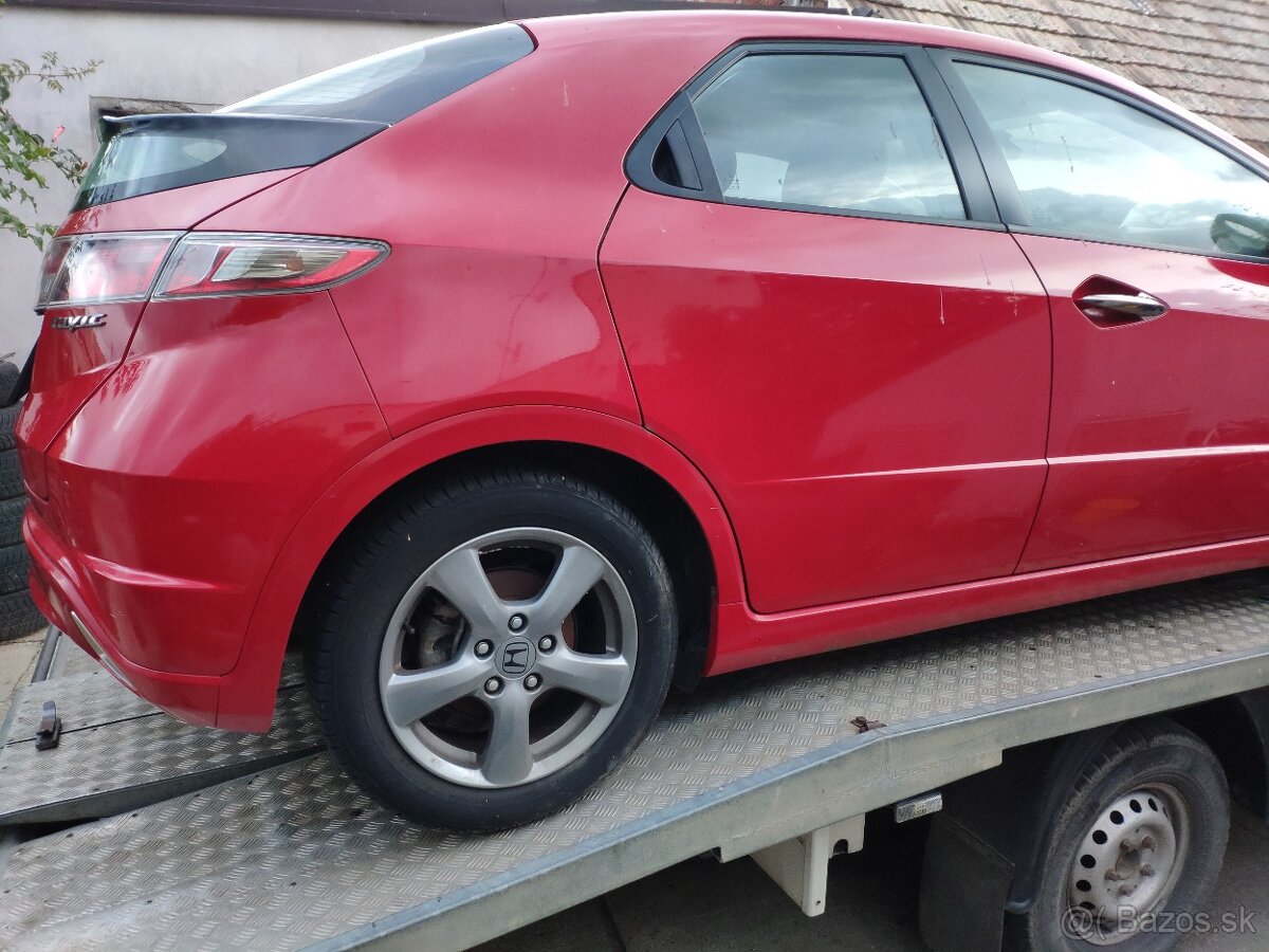 Rozpredam civic 8gen 2011 - 3