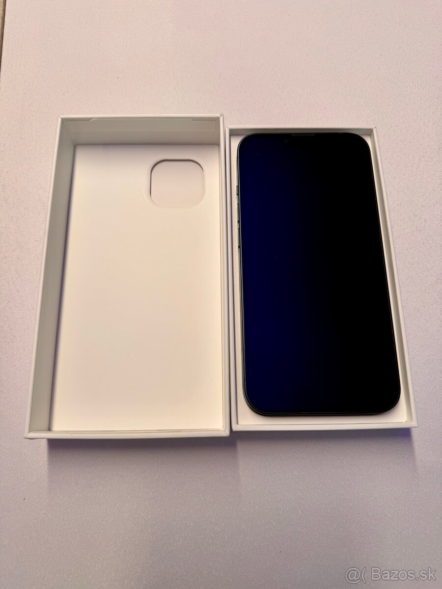 Predám iPhone 13 vo farbe Midnight 128 G - 3