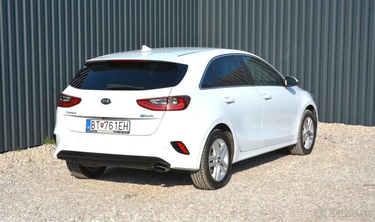 KIA Ceed 1.6 CRDi, GOLD, automat, SR voz, 1. majiteľ - 3