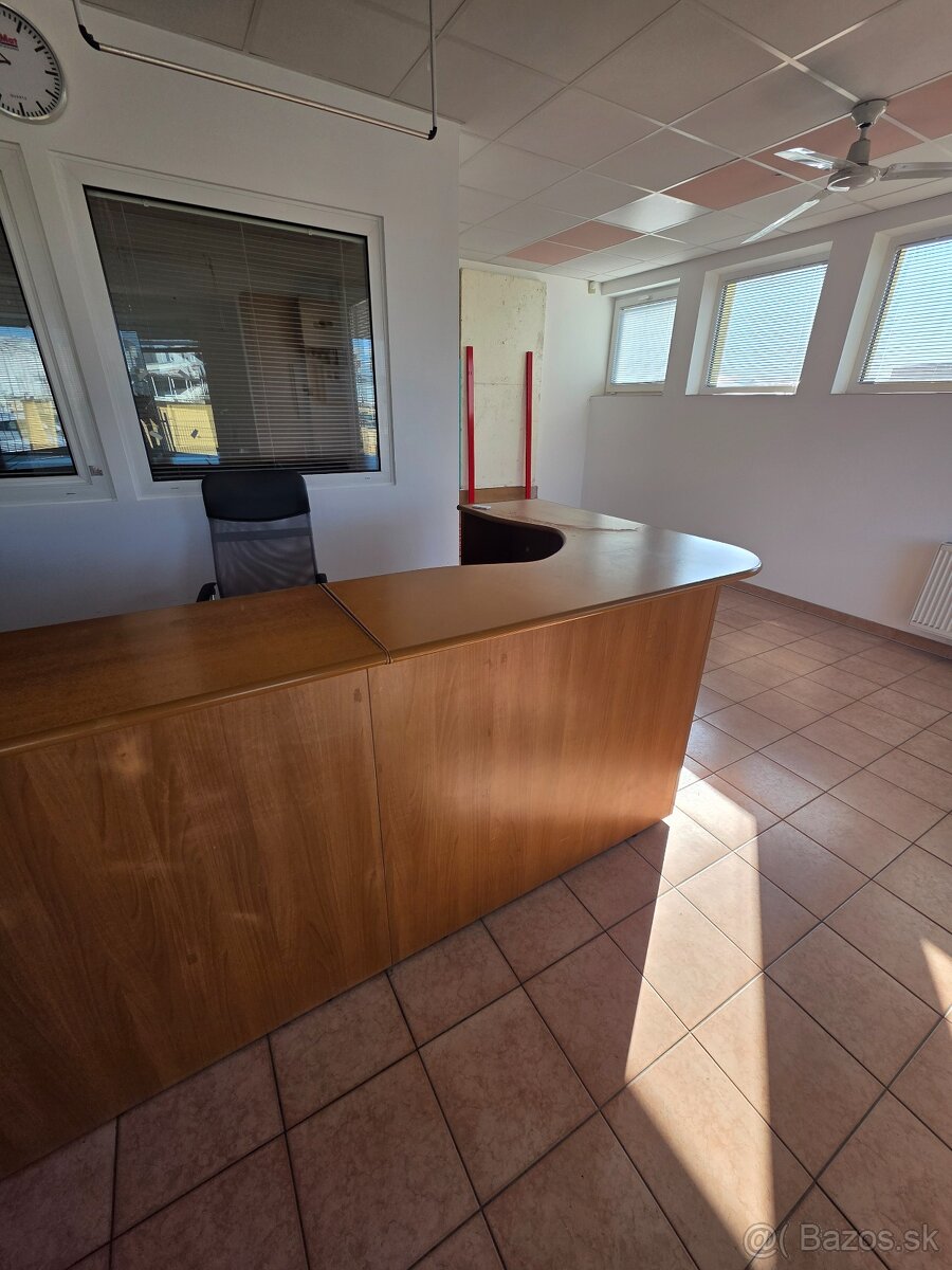 Pult do predajne alebo recepciu - 3