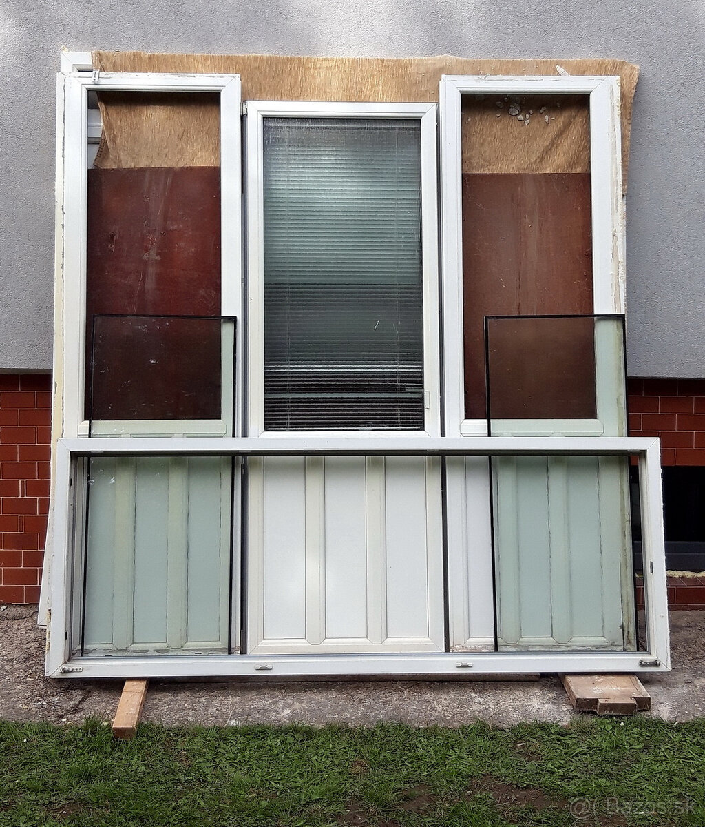 PLASTOVÉ DVERE (BALKÓNOVÉ) SO SVETLÍKMI - 3